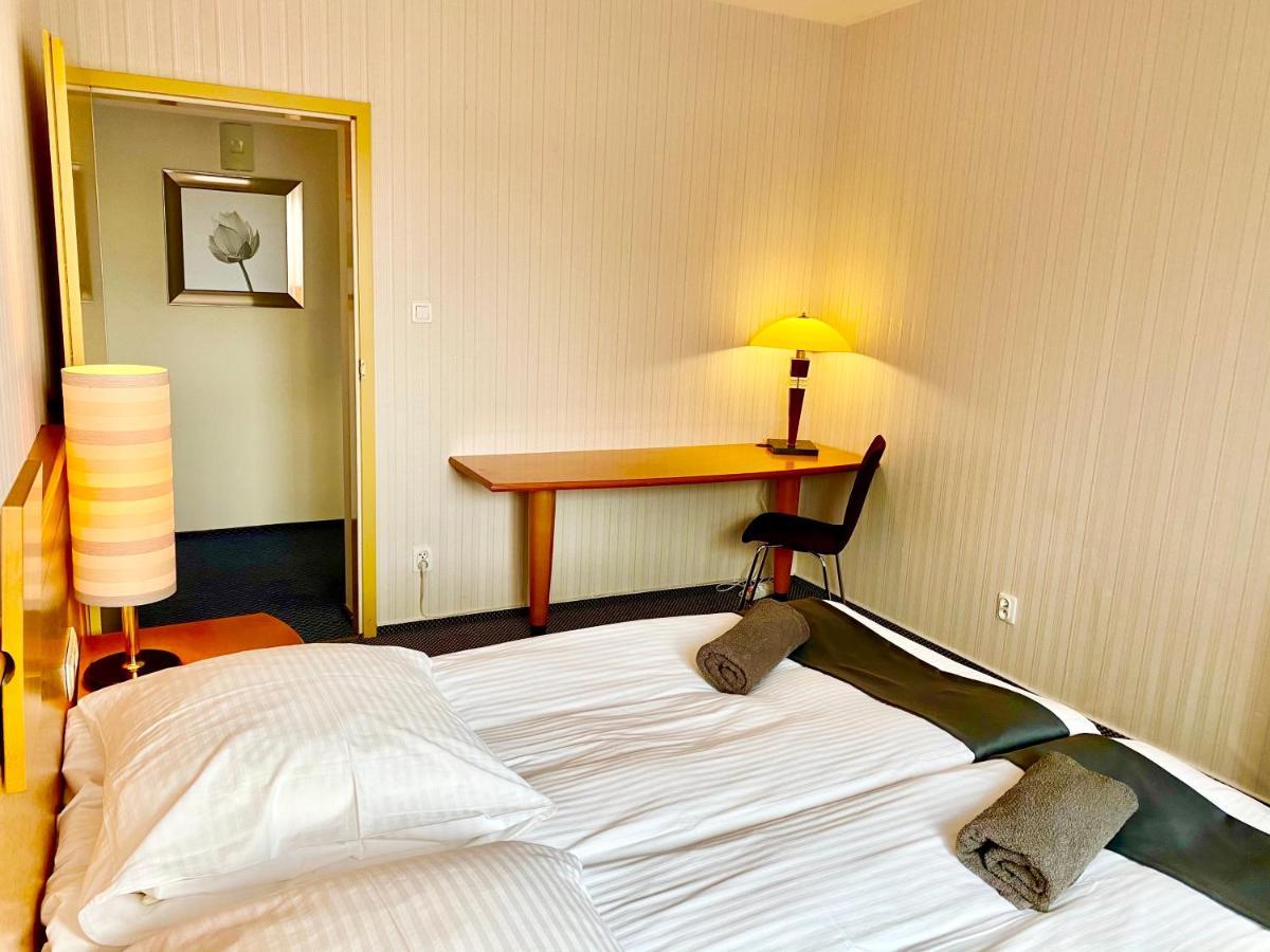Las Slupski Premium Business Apartament Nr 7 Wifi Netflix Smart Tv50 Two Bedrooms Two Extra Large Double Beds Up To 6 People Full Pleasure Quality Stay (Adults Only) 外观 照片